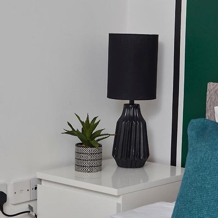 Beautiful Apartment Near Piccadilly Train Station แมนเชสเตอร์ ภายนอก รูปภาพ